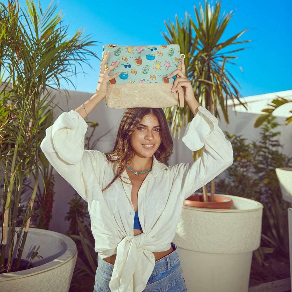 Seas the day Clutch