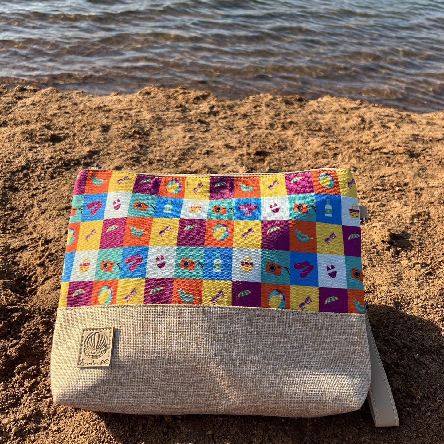 Coastal Clicks Clutch